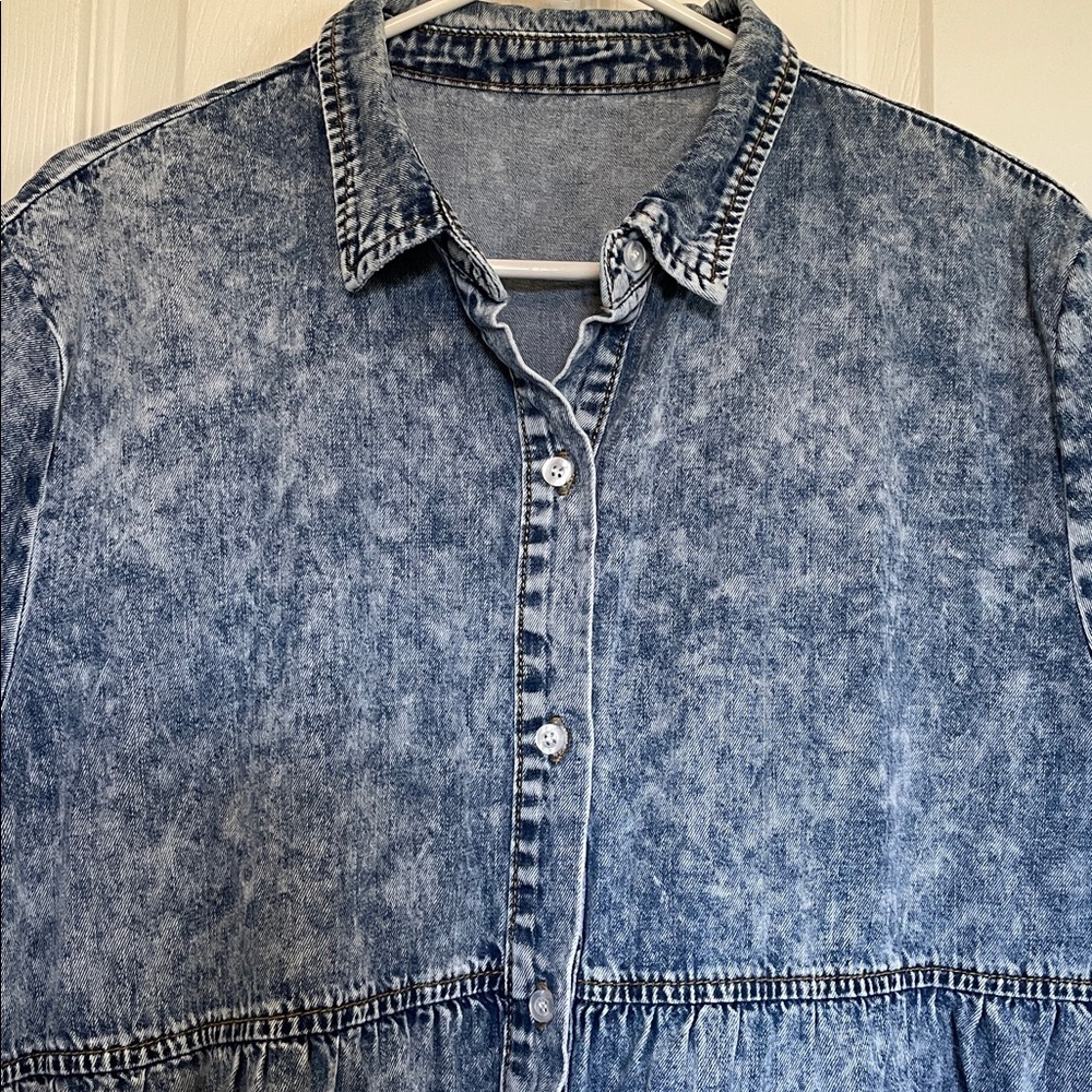 Women’s XL short-cuffed sleeve, button-down, tiered denim midi dress acid washed